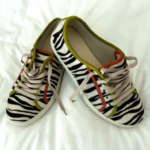 Ladies Ferrucci zebra print sneakers. EUC worn once. Size 7